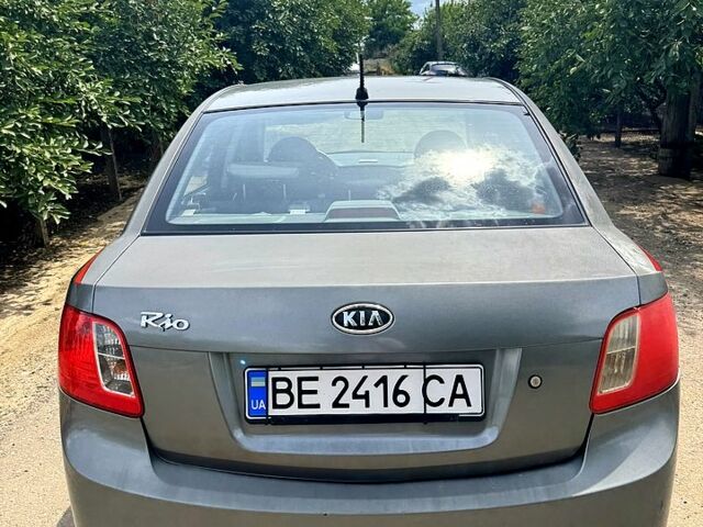 Сірий Кіа Ріо, об'ємом двигуна 1.4 л та пробігом 92 тис. км за 3700 $, фото 4 на Automoto.ua