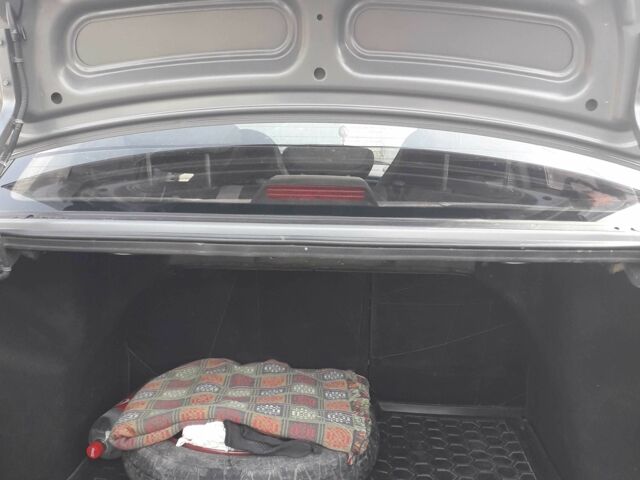 Серый Киа Рио, объемом двигателя 1.4 л и пробегом 153 тыс. км за 5500 $, фото 7 на Automoto.ua