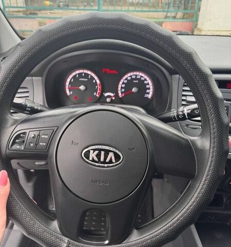 Серый Киа Рио, объемом двигателя 1.4 л и пробегом 135 тыс. км за 6999 $, фото 20 на Automoto.ua