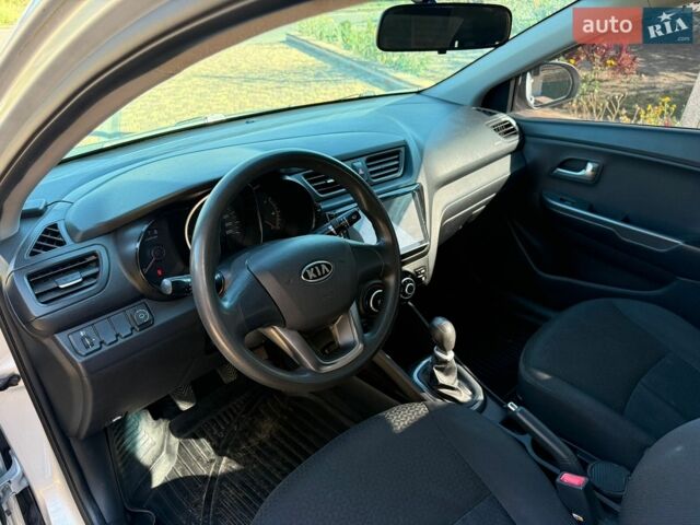 Сірий Кіа Ріо, об'ємом двигуна 1.4 л та пробігом 238 тис. км за 6200 $, фото 8 на Automoto.ua