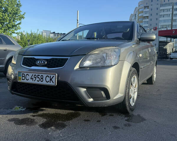 Серый Киа Рио, объемом двигателя 1.6 л и пробегом 296 тыс. км за 4699 $, фото 2 на Automoto.ua