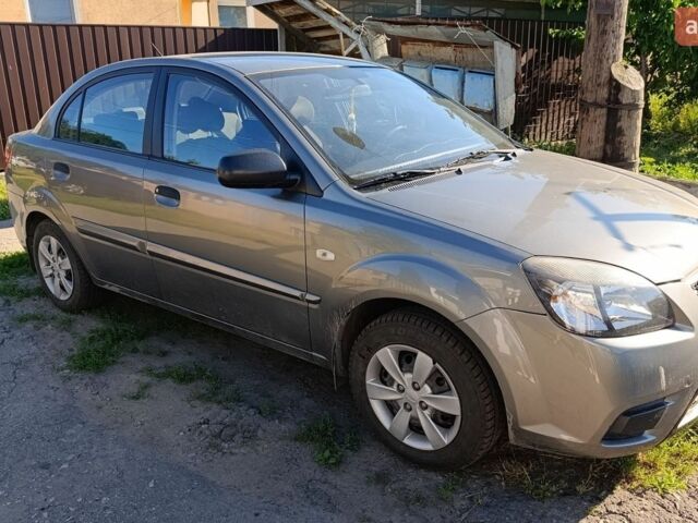 Сірий Кіа Ріо, об'ємом двигуна 1.4 л та пробігом 160 тис. км за 4800 $, фото 4 на Automoto.ua