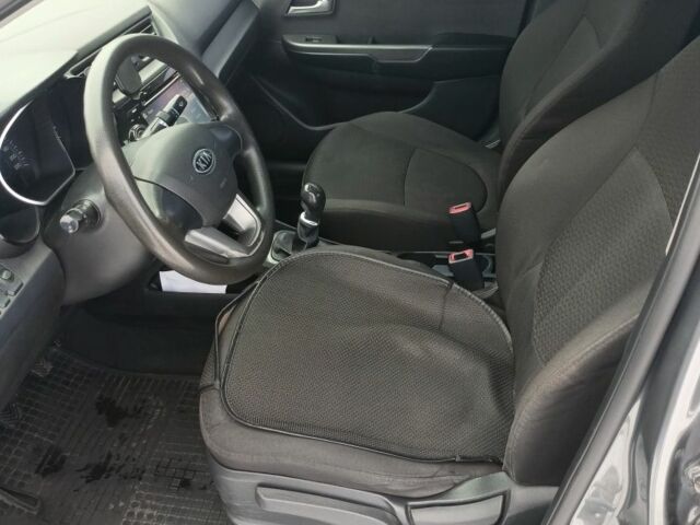 Сірий Кіа Ріо, об'ємом двигуна 1.4 л та пробігом 108 тис. км за 7300 $, фото 2 на Automoto.ua