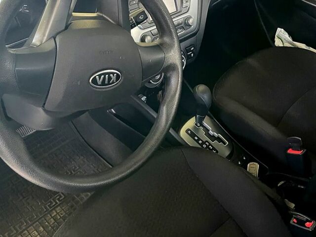 Серый Киа Рио, объемом двигателя 1.6 л и пробегом 140 тыс. км за 7900 $, фото 3 на Automoto.ua