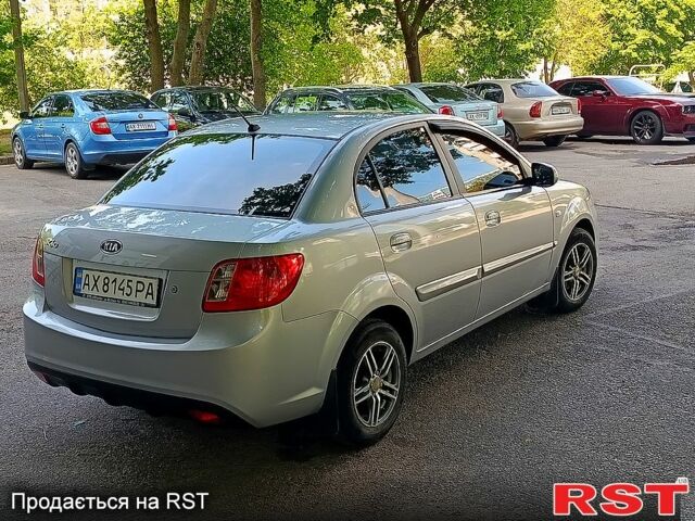 Сірий Кіа Ріо, об'ємом двигуна 1.4 л та пробігом 154 тис. км за 5500 $, фото 5 на Automoto.ua