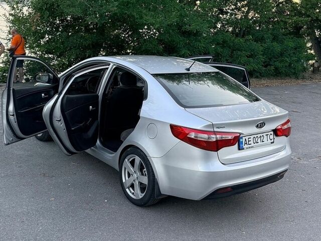 Серый Киа Рио, объемом двигателя 1.4 л и пробегом 230 тыс. км за 7000 $, фото 7 на Automoto.ua