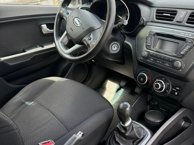 Сірий Кіа Ріо, об'ємом двигуна 1.4 л та пробігом 125 тис. км за 6500 $, фото 9 на Automoto.ua