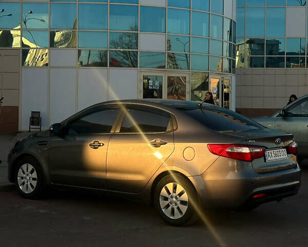 Серый Киа Рио, объемом двигателя 1.59 л и пробегом 148 тыс. км за 8399 $, фото 3 на Automoto.ua