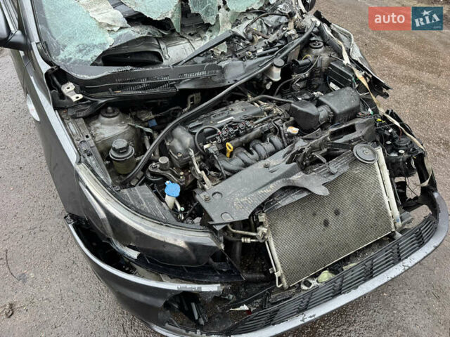 Серый Киа Рио, объемом двигателя 1.4 л и пробегом 250 тыс. км за 1950 $, фото 38 на Automoto.ua