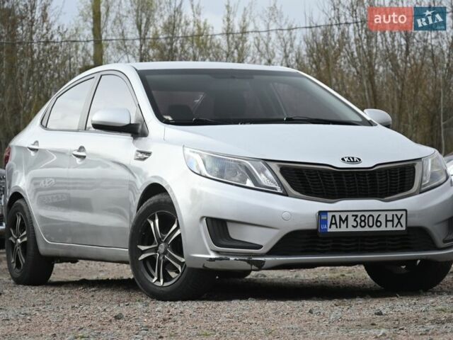 Серый Киа Рио, объемом двигателя 1.4 л и пробегом 247 тыс. км за 5800 $, фото 1 на Automoto.ua
