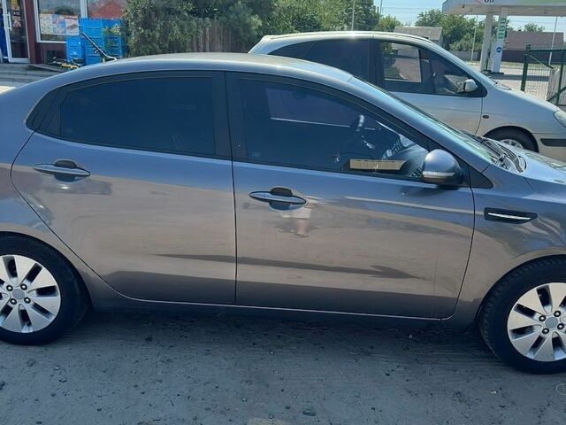 Сірий Кіа Ріо, об'ємом двигуна 1.59 л та пробігом 145 тис. км за 8000 $, фото 2 на Automoto.ua