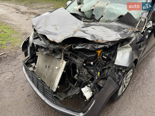 Серый Киа Рио, объемом двигателя 1.4 л и пробегом 250 тыс. км за 1950 $, фото 32 на Automoto.ua