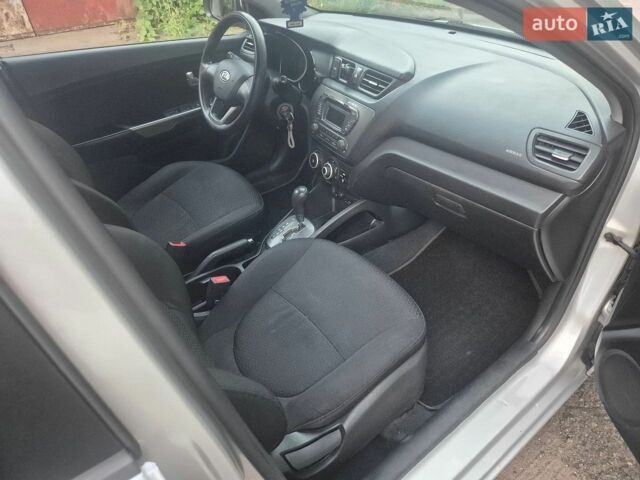 Серый Киа Рио, объемом двигателя 1.6 л и пробегом 150 тыс. км за 7950 $, фото 11 на Automoto.ua