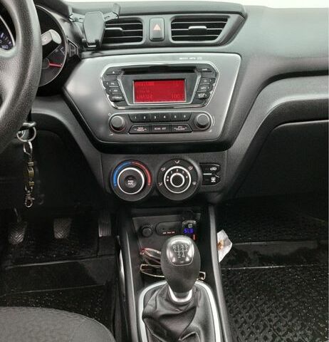 Серый Киа Рио, объемом двигателя 1.4 л и пробегом 155 тыс. км за 6200 $, фото 4 на Automoto.ua