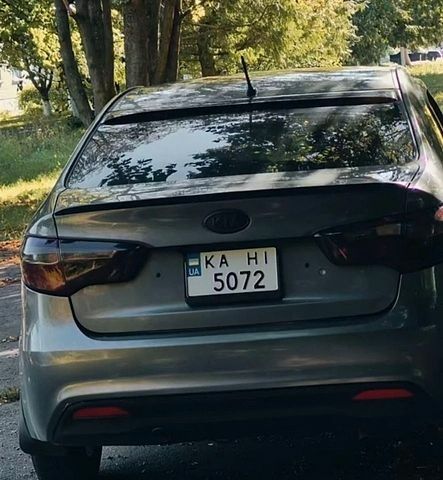 Сірий Кіа Ріо, об'ємом двигуна 1.4 л та пробігом 300 тис. км за 5000 $, фото 3 на Automoto.ua