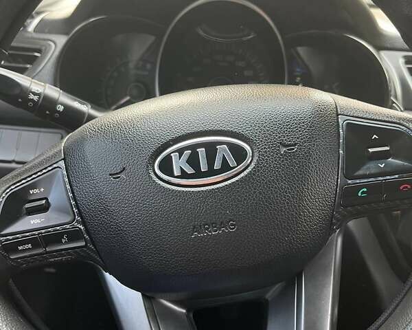 Серый Киа Рио, объемом двигателя 1.4 л и пробегом 190 тыс. км за 7000 $, фото 21 на Automoto.ua