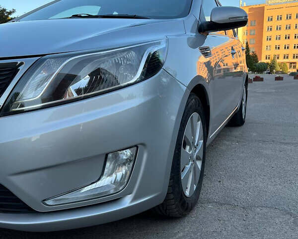 Сірий Кіа Ріо, об'ємом двигуна 1.59 л та пробігом 188 тис. км за 7200 $, фото 2 на Automoto.ua