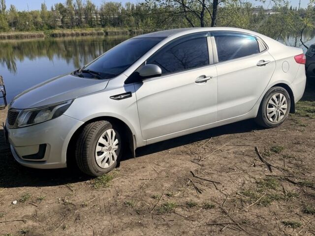 Серый Киа Рио, объемом двигателя 1.4 л и пробегом 190 тыс. км за 7300 $, фото 1 на Automoto.ua