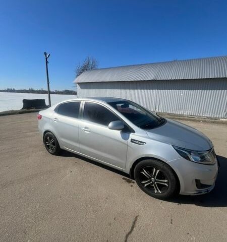Серый Киа Рио, объемом двигателя 1.4 л и пробегом 247 тыс. км за 6400 $, фото 2 на Automoto.ua