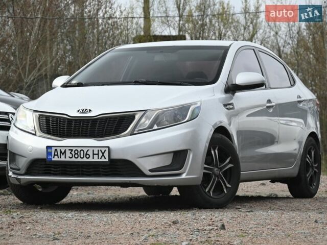 Серый Киа Рио, объемом двигателя 1.4 л и пробегом 247 тыс. км за 5800 $, фото 3 на Automoto.ua