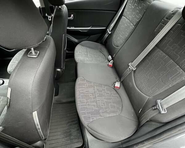 Серый Киа Рио, объемом двигателя 1.59 л и пробегом 81 тыс. км за 8900 $, фото 13 на Automoto.ua