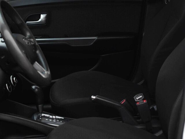 Серый Киа Рио, объемом двигателя 1.4 л и пробегом 226 тыс. км за 6999 $, фото 7 на Automoto.ua