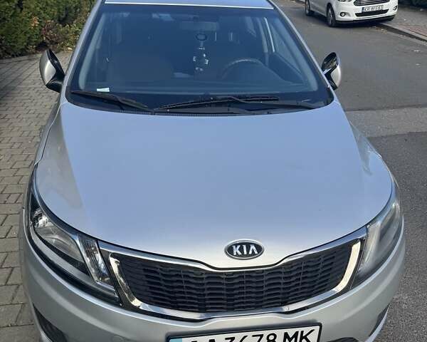 Сірий Кіа Ріо, об'ємом двигуна 1.4 л та пробігом 84 тис. км за 7800 $, фото 2 на Automoto.ua