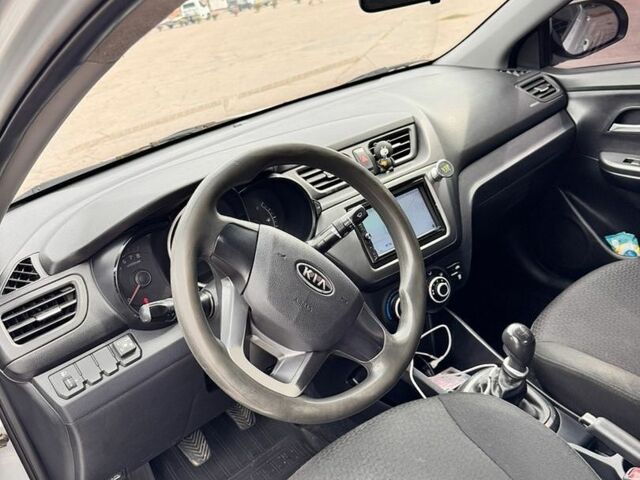 Серый Киа Рио, объемом двигателя 1.4 л и пробегом 247 тыс. км за 6900 $, фото 8 на Automoto.ua