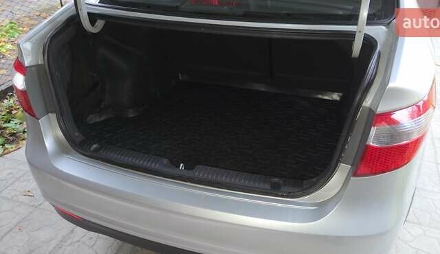 Серый Киа Рио, объемом двигателя 1.4 л и пробегом 140 тыс. км за 7200 $, фото 10 на Automoto.ua