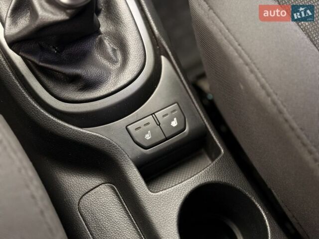 Серый Киа Рио, объемом двигателя 1.59 л и пробегом 180 тыс. км за 7300 $, фото 12 на Automoto.ua