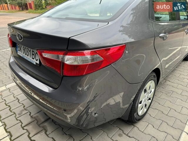 Серый Киа Рио, объемом двигателя 1.59 л и пробегом 180 тыс. км за 4900 $, фото 6 на Automoto.ua