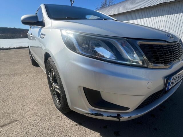 Серый Киа Рио, объемом двигателя 1.4 л и пробегом 247 тыс. км за 5253 $, фото 1 на Automoto.ua