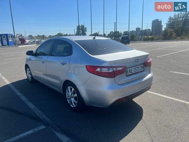 Серый Киа Рио, объемом двигателя 1.4 л и пробегом 88 тыс. км за 6700 $, фото 2 на Automoto.ua
