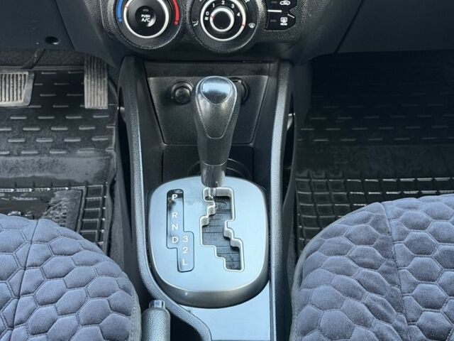 Сірий Кіа Ріо, об'ємом двигуна 1.4 л та пробігом 183 тис. км за 6300 $, фото 16 на Automoto.ua