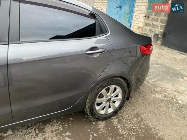 Серый Киа Рио, объемом двигателя 1.4 л и пробегом 104 тыс. км за 7200 $, фото 4 на Automoto.ua