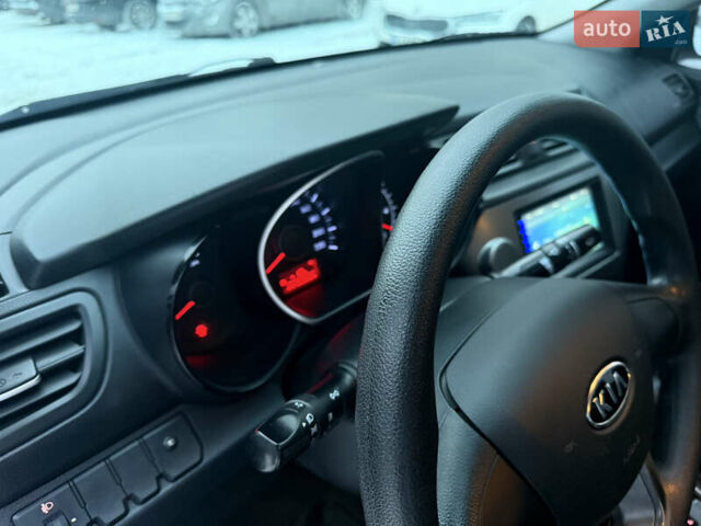 Серый Киа Рио, объемом двигателя 1.4 л и пробегом 130 тыс. км за 7450 $, фото 9 на Automoto.ua