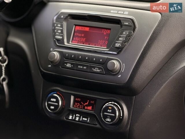 Серый Киа Рио, объемом двигателя 1.59 л и пробегом 180 тыс. км за 7300 $, фото 10 на Automoto.ua