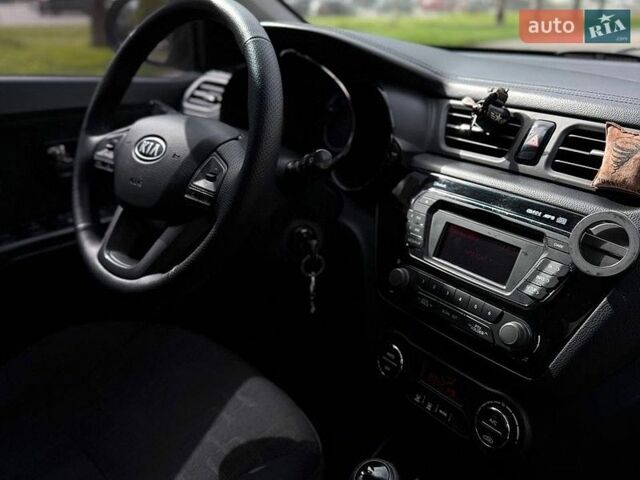 Серый Киа Рио, объемом двигателя 1.59 л и пробегом 206 тыс. км за 7499 $, фото 11 на Automoto.ua