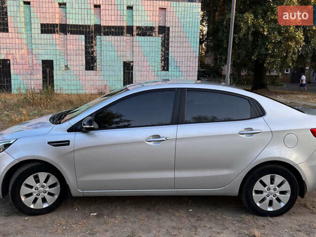 Серый Киа Рио, объемом двигателя 1.6 л и пробегом 300 тыс. км за 5300 $, фото 1 на Automoto.ua