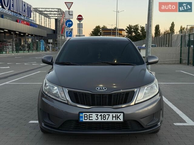 Сірий Кіа Ріо, об'ємом двигуна 1.4 л та пробігом 170 тис. км за 5500 $, фото 5 на Automoto.ua