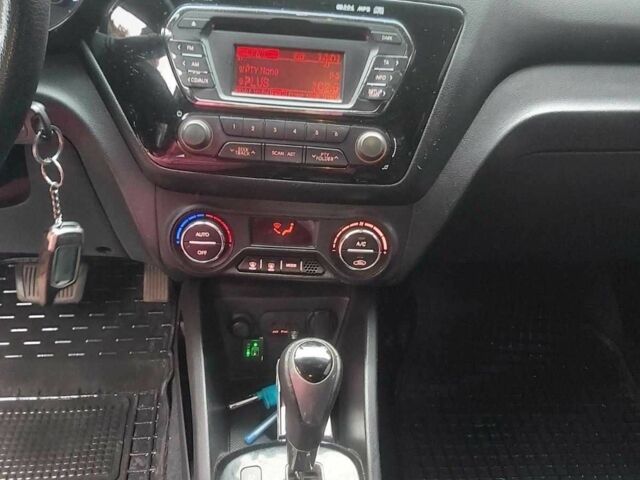 Серый Киа Рио, объемом двигателя 1.6 л и пробегом 138 тыс. км за 7900 $, фото 7 на Automoto.ua