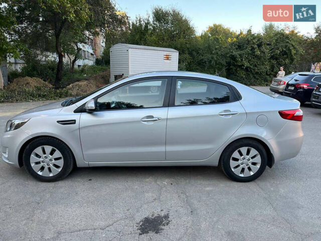 Сірий Кіа Ріо, об'ємом двигуна 1.59 л та пробігом 188 тис. км за 7200 $, фото 3 на Automoto.ua