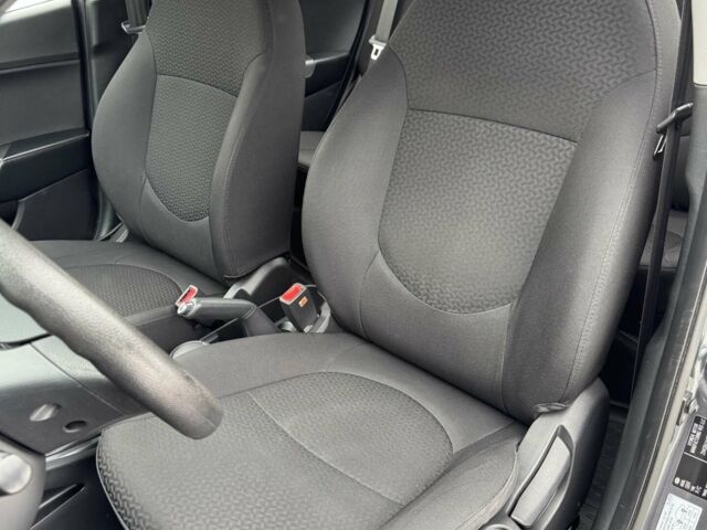 Серый Киа Рио, объемом двигателя 1.4 л и пробегом 82 тыс. км за 9200 $, фото 21 на Automoto.ua