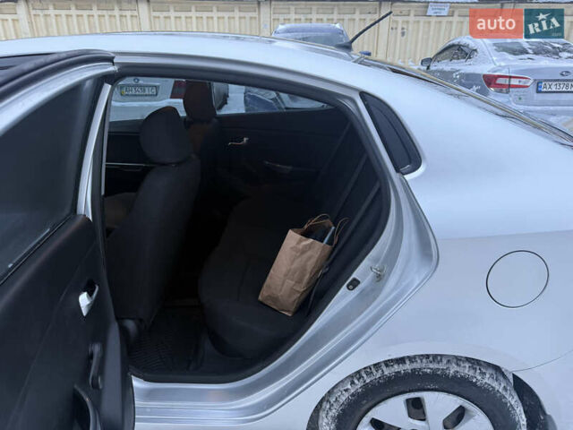 Серый Киа Рио, объемом двигателя 1.4 л и пробегом 130 тыс. км за 7450 $, фото 11 на Automoto.ua