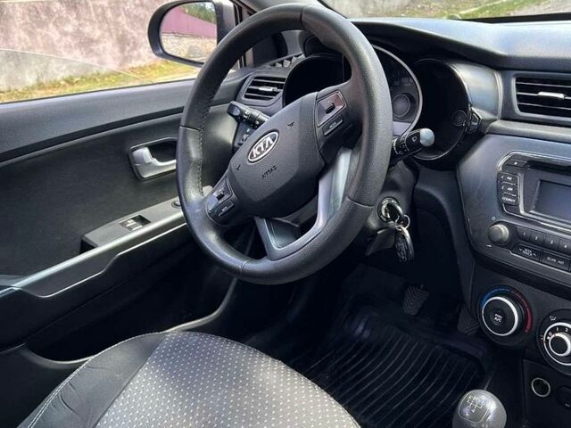 Сірий Кіа Ріо, об'ємом двигуна 1.4 л та пробігом 102 тис. км за 6600 $, фото 3 на Automoto.ua