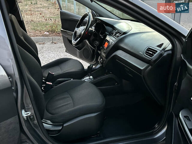 Сірий Кіа Ріо, об'ємом двигуна 1.6 л та пробігом 130 тис. км за 8500 $, фото 1 на Automoto.ua