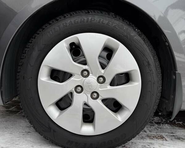 Серый Киа Рио, объемом двигателя 1.4 л и пробегом 82 тыс. км за 9200 $, фото 37 на Automoto.ua