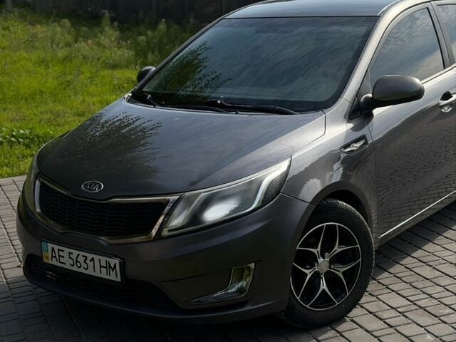 Сірий Кіа Ріо, об'ємом двигуна 1.4 л та пробігом 220 тис. км за 6700 $, фото 2 на Automoto.ua
