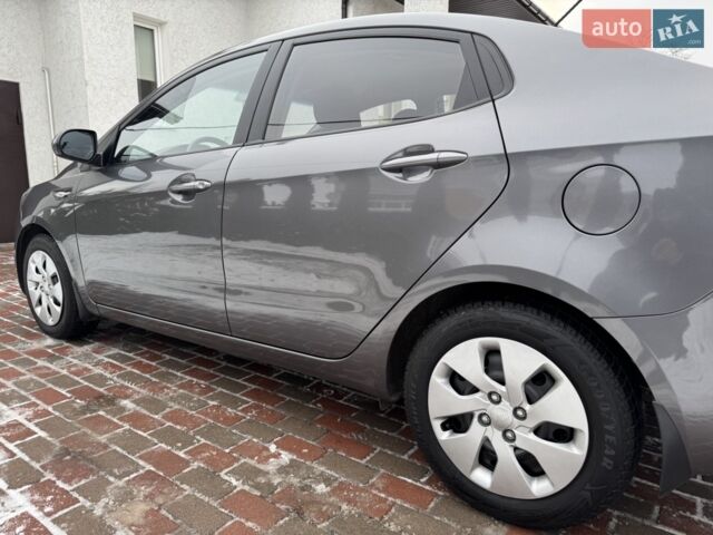 Серый Киа Рио, объемом двигателя 1.4 л и пробегом 82 тыс. км за 9200 $, фото 7 на Automoto.ua