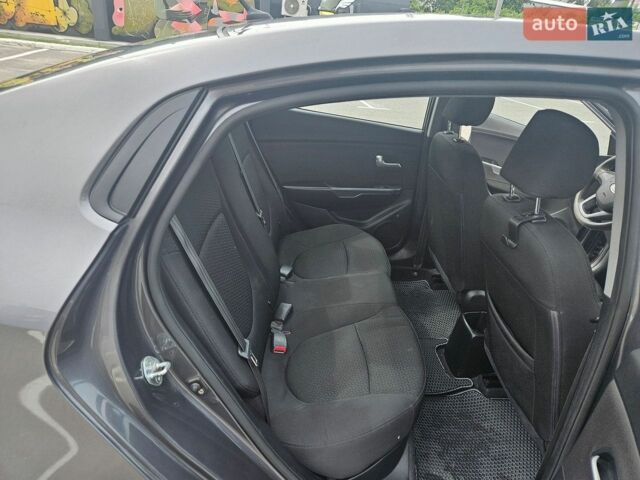 Сірий Кіа Ріо, об'ємом двигуна 1.6 л та пробігом 208 тис. км за 7300 $, фото 16 на Automoto.ua